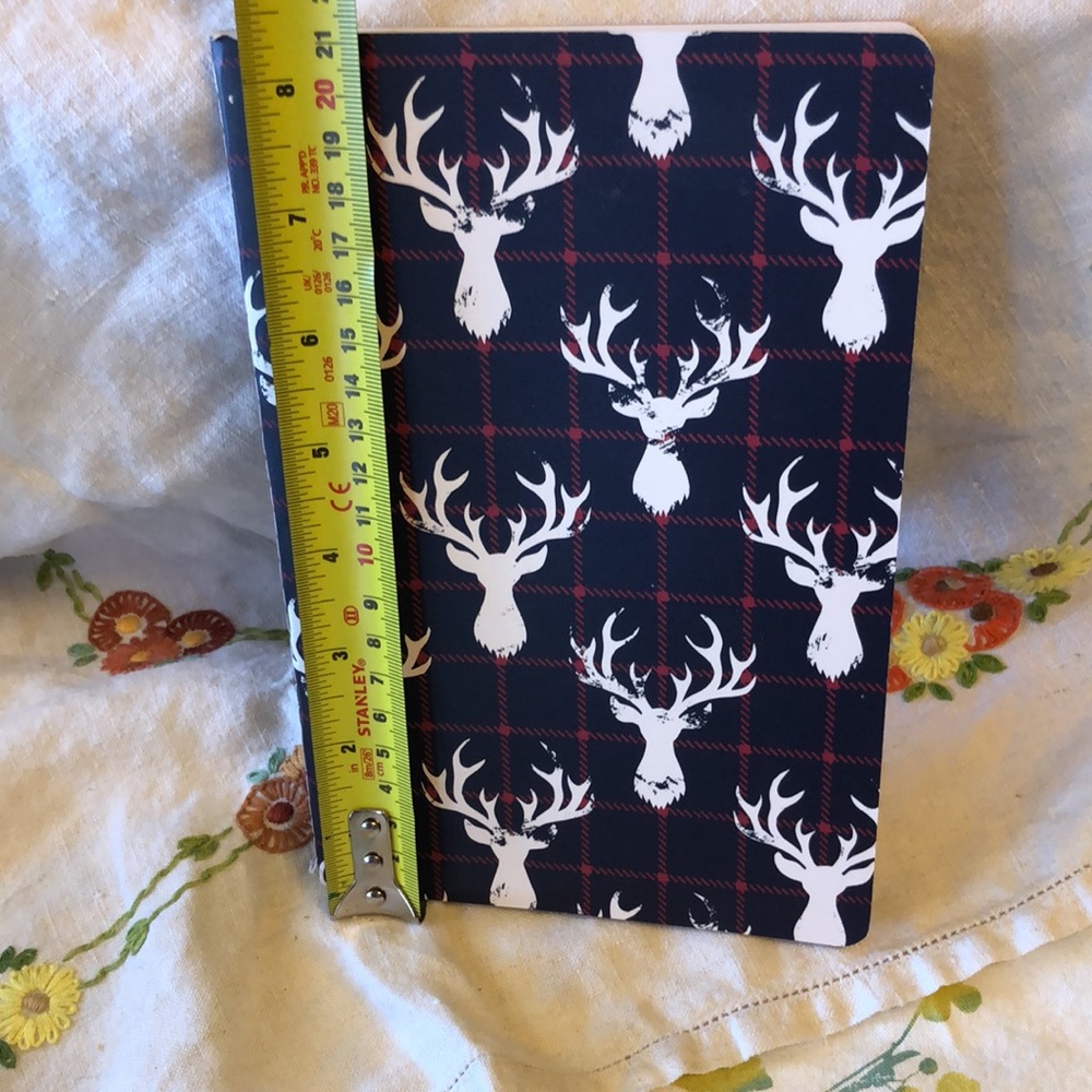 Small lines note book - Picture 2 of 3
